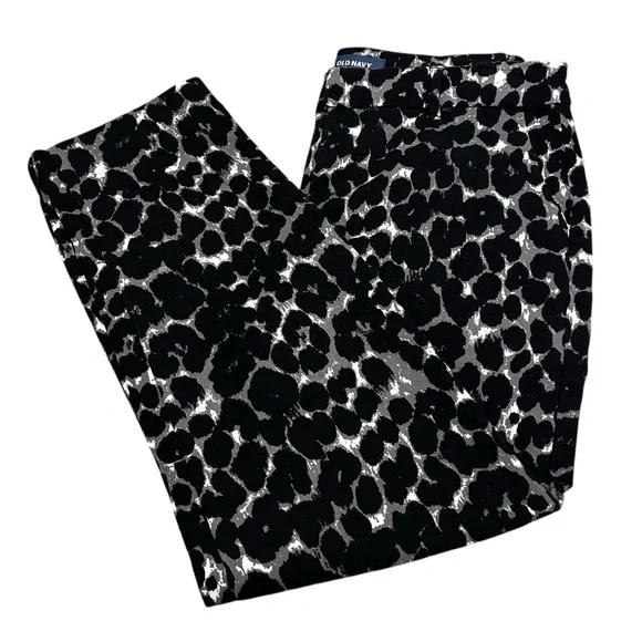Black Cheetah Leopard Dress Pants Women’s Size 2 Regular Old Navy Capri Design! - Picture 1 of 5